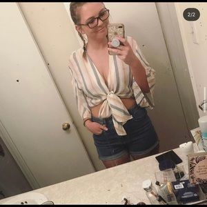 Crop top front tie shirt